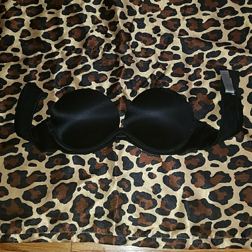 Victoria secrets very sexy strapless bra